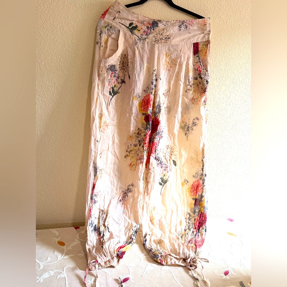 Floral Print Pants. Soft and 100% cotton Fabric. NWT